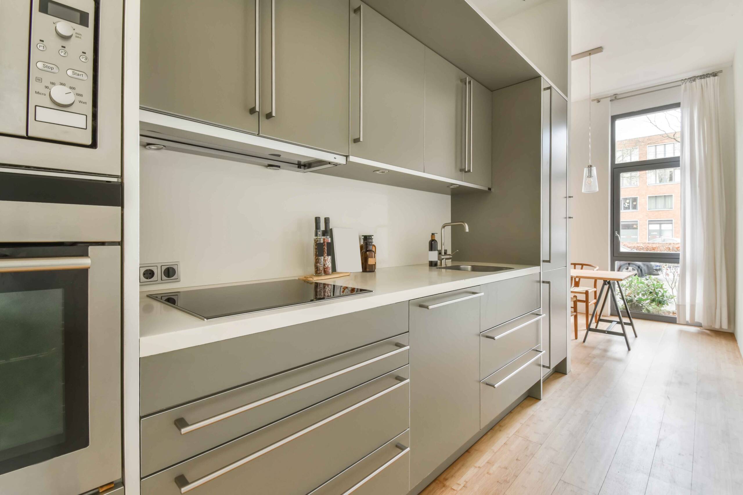 How to Maximize Storage in a Small Kitchen
